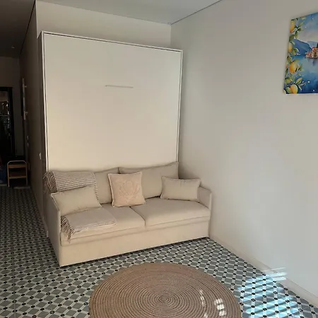 Apartment в одессе рядом с аркадией есть все удобства хорошая инфраструктура все рядом Odesa